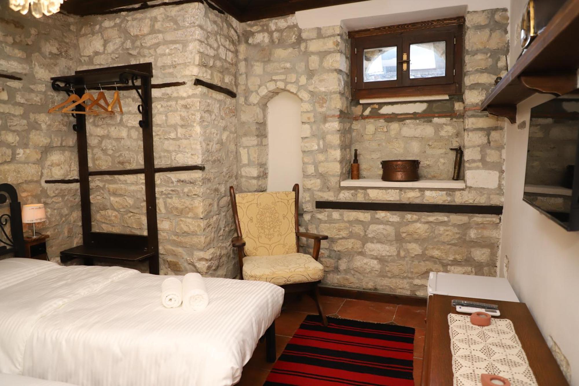 Vila Art Berat Castle Екстериор снимка