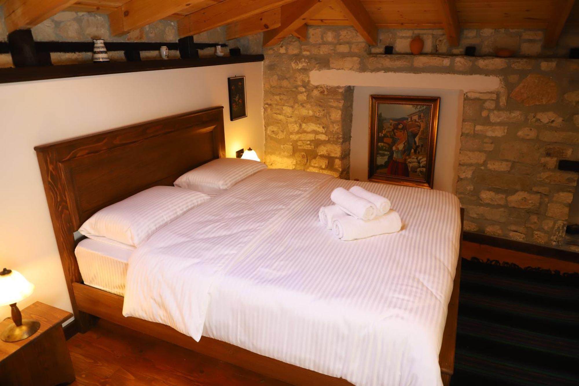 Vila Art Berat Castle Екстериор снимка