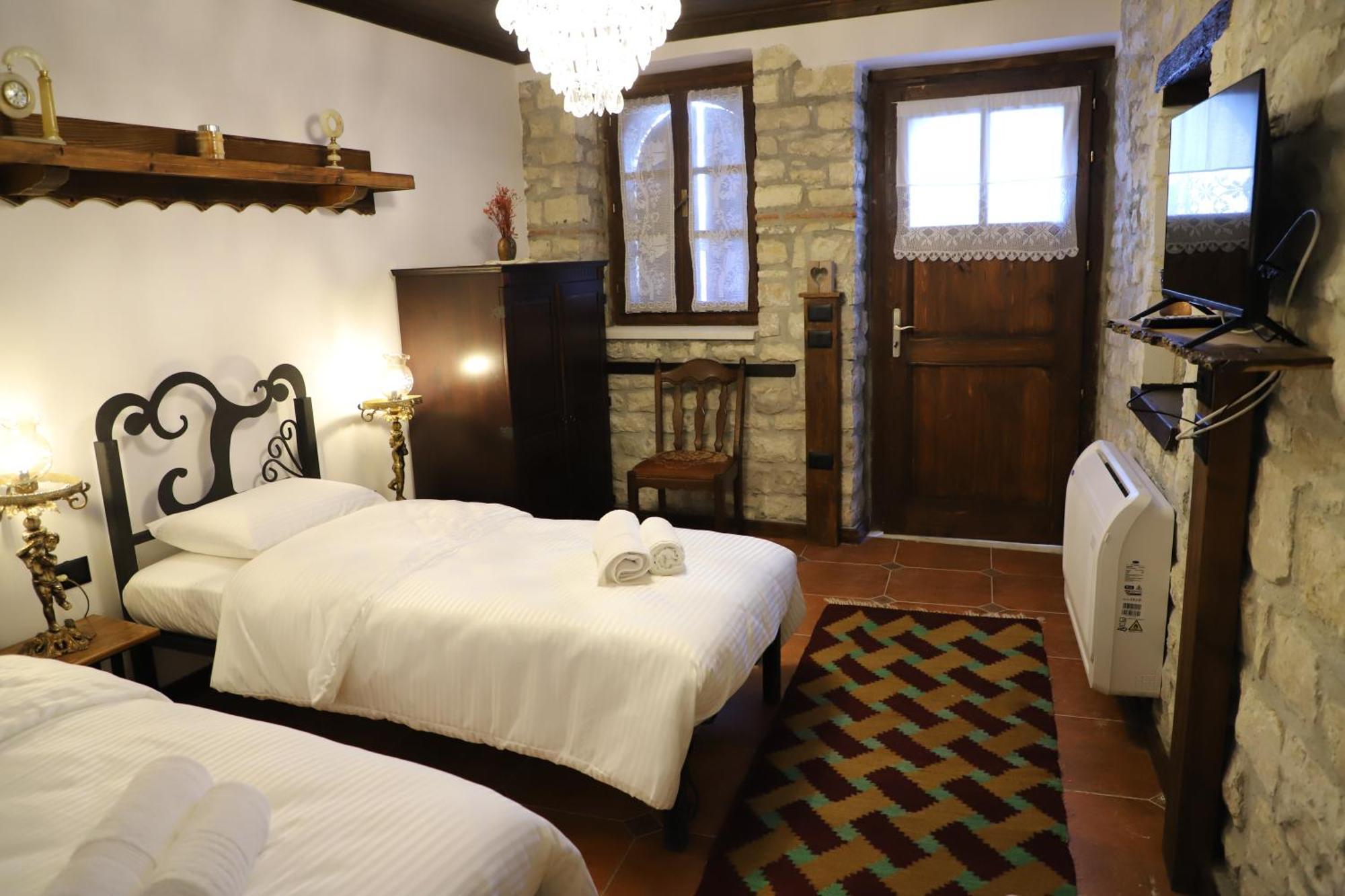 Vila Art Berat Castle Екстериор снимка