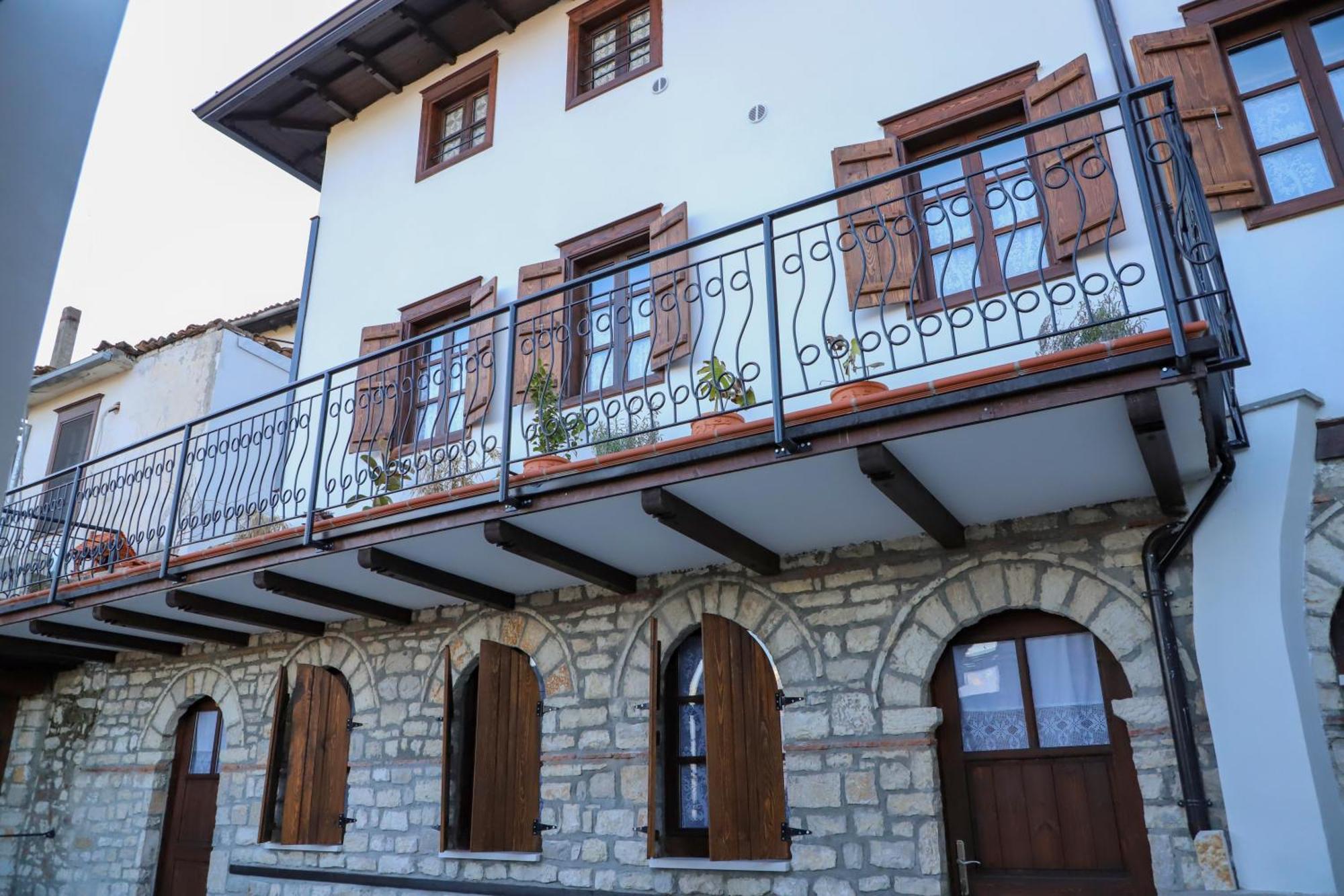 Vila Art Berat Castle Екстериор снимка